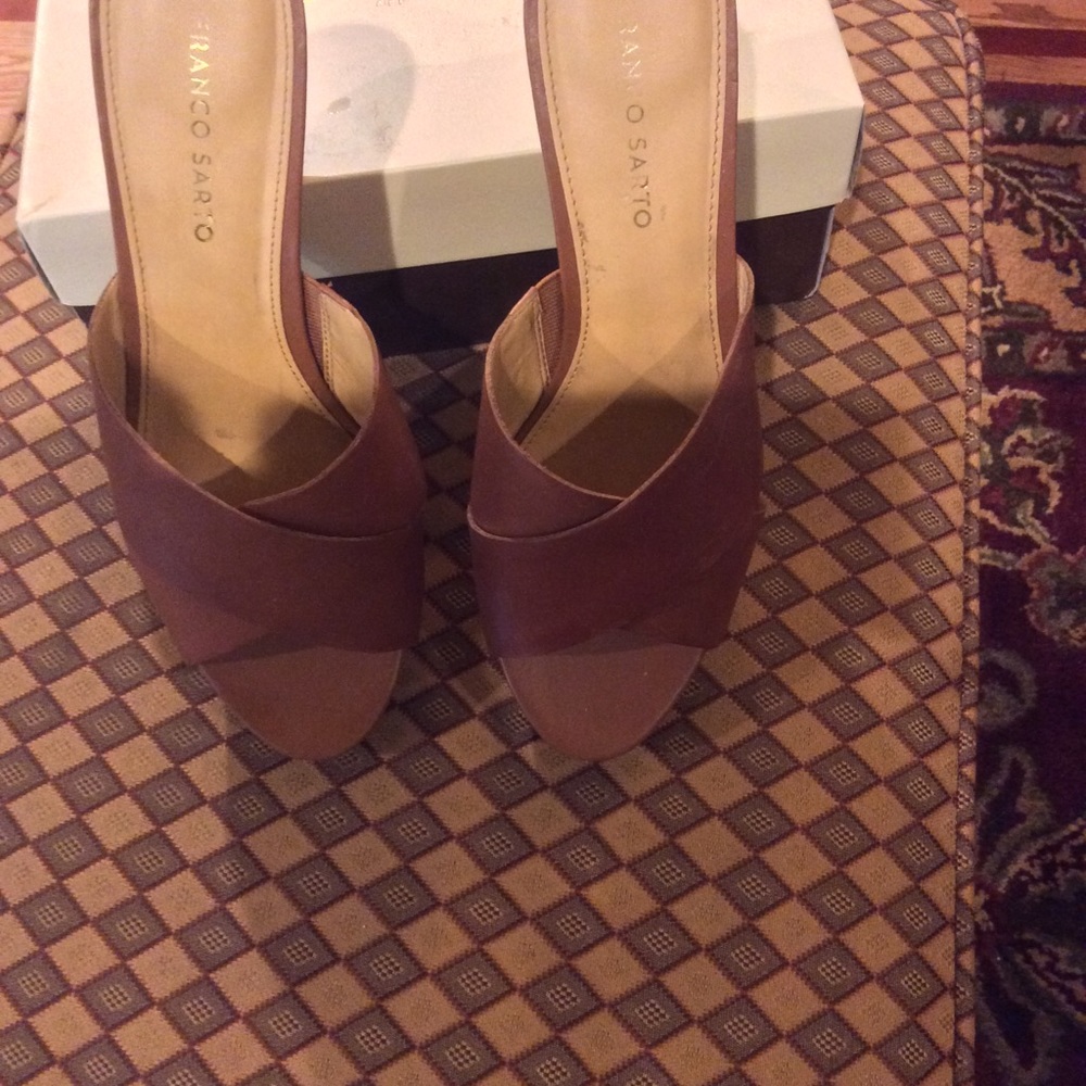 🌺 Wedges - Picture 2 of 6